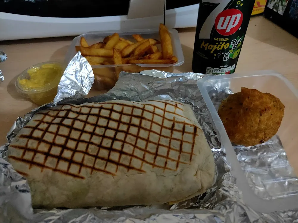 Tacos Avec Frites Et Beignets